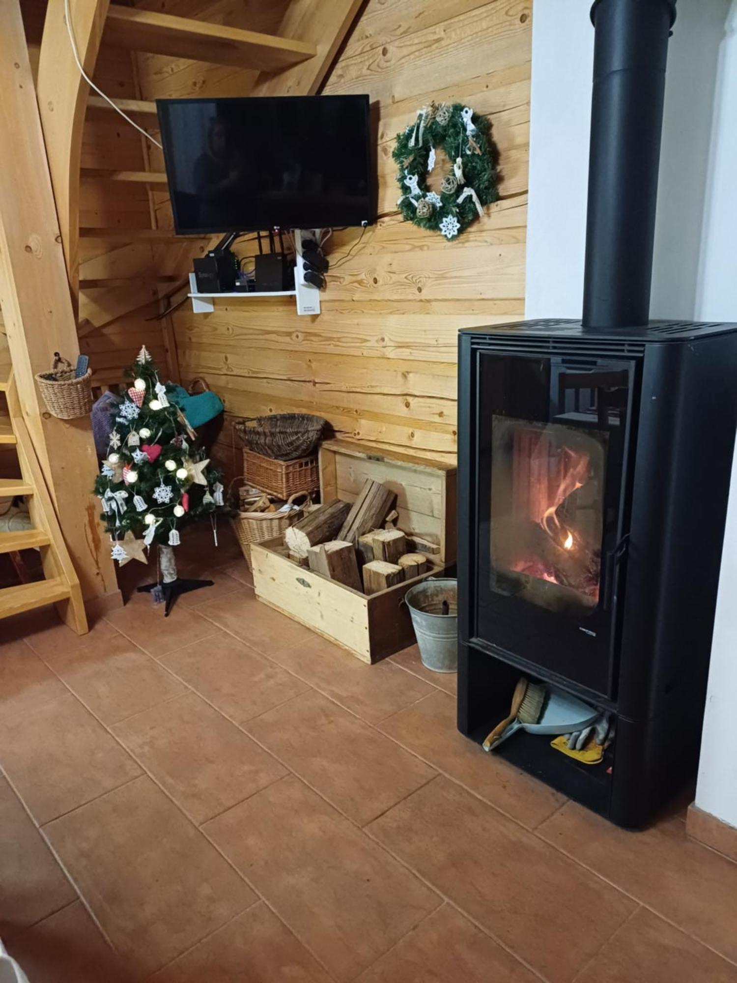 Drevenica Zapadne Tatry S Kupacou Kadou A Krbom Apartment จิอาร์ ภายนอก รูปภาพ